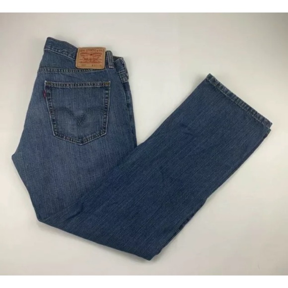 Levi's Other - Levi’s 559 Men’s Size 33x32  Jeans Relaxed Straight Fit Medium Wash